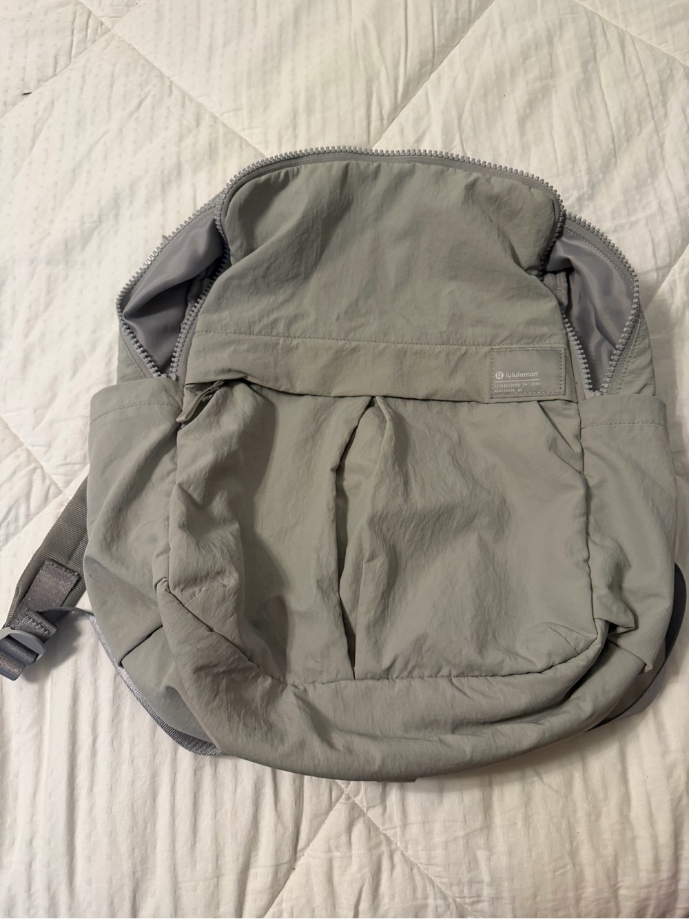 lululemon athletica Light Gray Everyday Backpack 23L